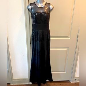 Calvin Klein - Black maxi elegant dress (bra cups and secure strap)